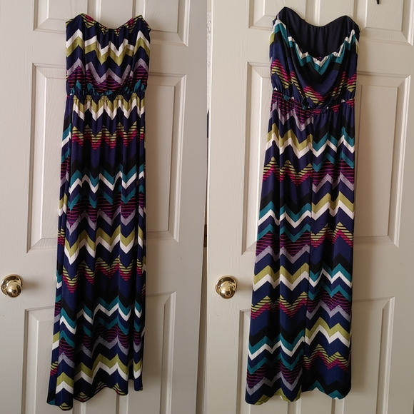 Chevron strapless maxi dress with elastic at waist size Medium Three Pink Hearts - Picture 1 of 5